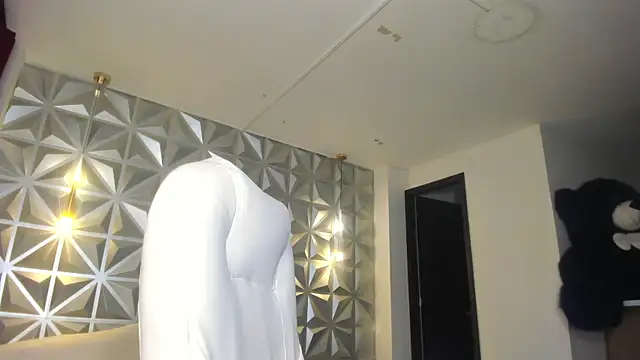 hellen tease online show from 19, 12, 2025