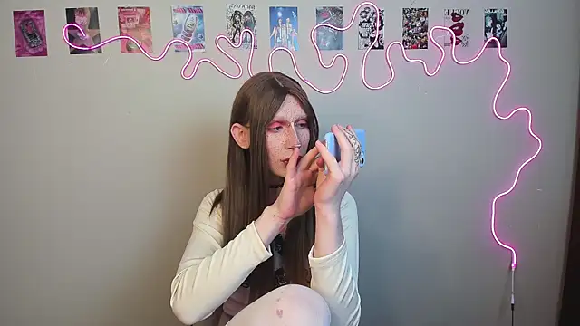 yoi mika online show from 28, 11, 2025