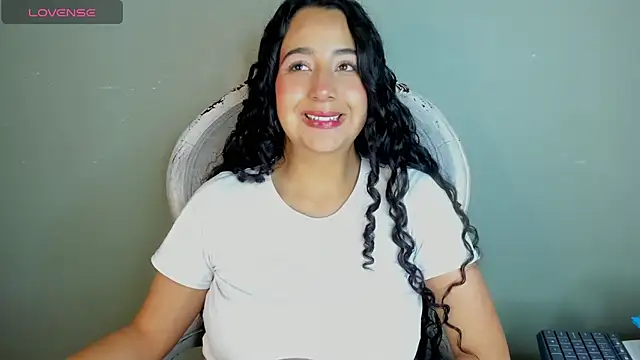 Snapshot of BellaSwwan chatting on 16, 10, 2025 BellaSwwan online show from 16, 10, 2025