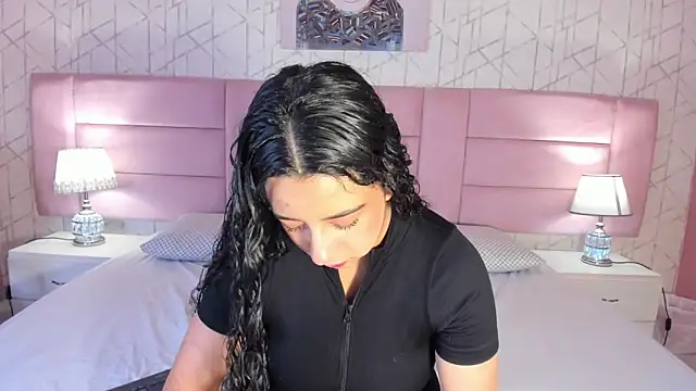 BellaSwwan online show from 17, 12, 2025