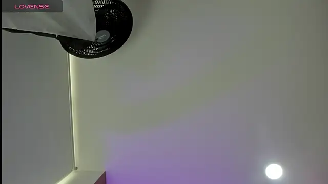 Snapshot of sweet__vanessa1 chatting on 8, 6, 2026 sweet vanessa1 online show from 8, 6, 2026