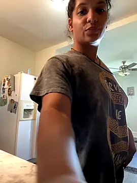 Snapshot of lilcubangoddess chatting on 11, 9, 2025 lilcubangoddess online show from 11, 9, 2025