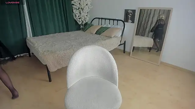 LiliaMoons online show from 19, 11, 2025