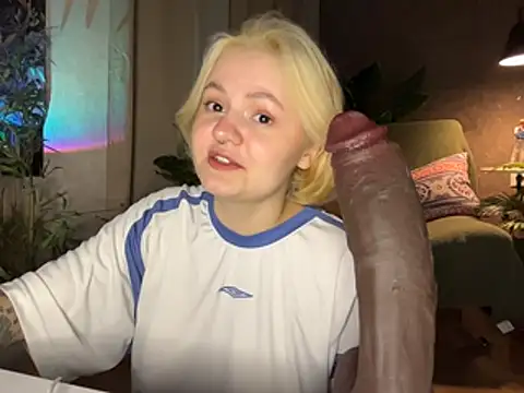 MoonIvy  online show from 12, 4, 2026