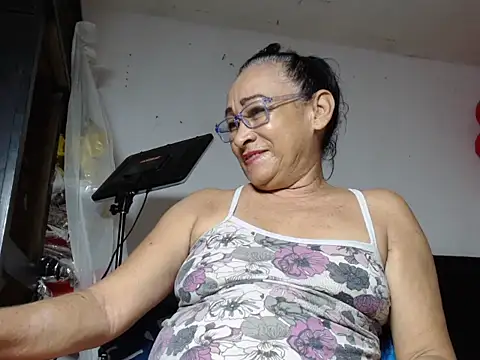 Snapshot of maggi_hotsson chatting on 26, 9, 2025 maggi hotsson online show from 26, 9, 2025