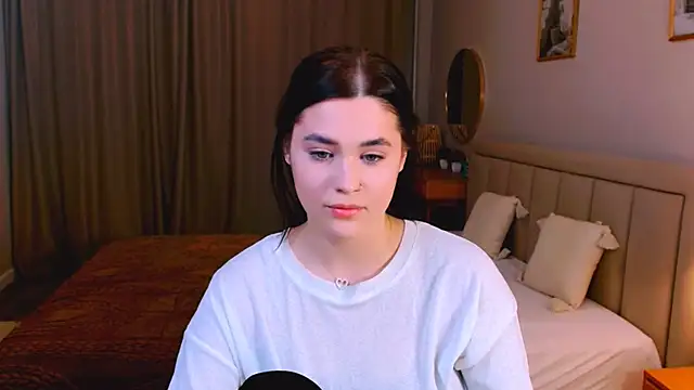 lil angel  online show from 25, 3, 2026