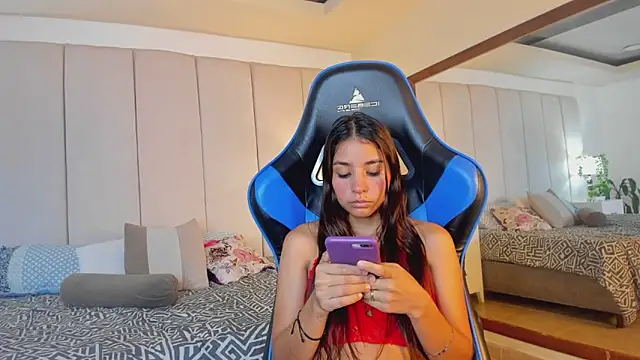 Snapshot of mia_rousse25 chatting on 19, 12, 2025 mia rousse25 online show from 19, 12, 2025