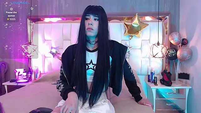 Foxxy Doll online show from 8, 11, 2025