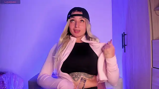 Snapshot of scarlett_Collinss chatting on 5, 10, 2025 scarlett Collinss online show from 5, 10, 2025