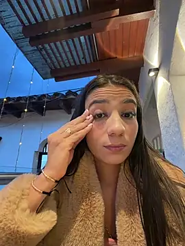 -juicy  online show from 5, 2, 2026