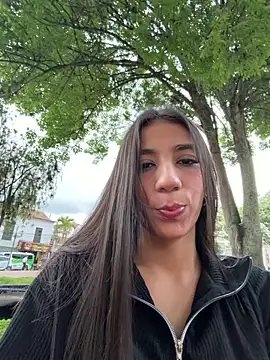 -juicy  online show from 9, 4, 2026