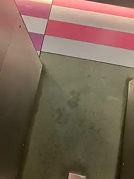 -juicy  online show from 29, 4, 2026