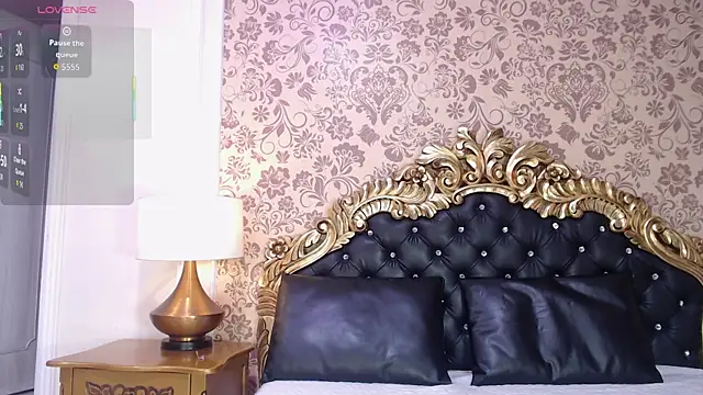 VioletLux online show from 15, 11, 2025