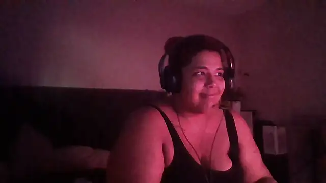 Snapshot of 1n0nlythroat chatting on 28, 4, 2026 1n0nlythroat online show from 28, 4, 2026