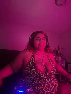 Snapshot of 1n0nlythroat chatting on 28, 4, 2026 1n0nlythroat online show from 28, 4, 2026