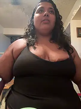 Snapshot of 1n0nlythroat chatting on 5, 6, 2026 1n0nlythroat online show from 5, 6, 2026