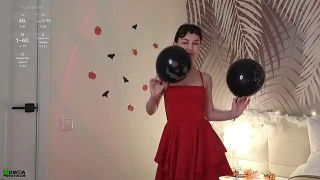 LolaPrise online show from 1, 11, 2025