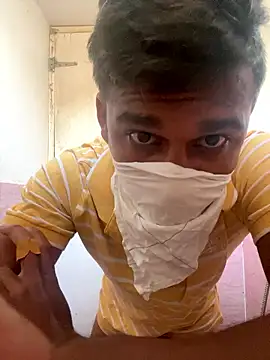 Snapshot of omkarcoll chatting on 13, 1, 2026 omkarcoll online show from 13, 1, 2026