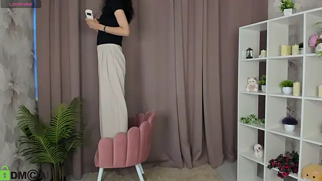 FlirtyAura online show from 12, 5, 2026