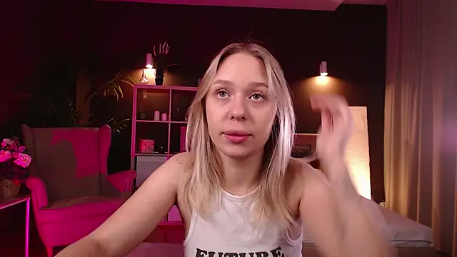 Snapshot of Pooja_Hegde chatting on 15, 9, 2025 Pooja Hegde online show from 15, 9, 2025