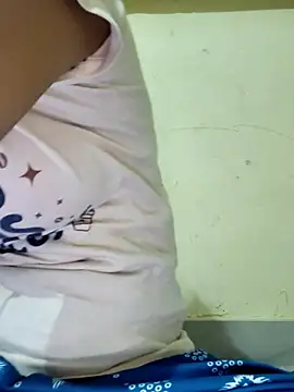 Snapshot of raju-ki-rani chatting on 8, 11, 2025 raju-ki-rani online show from 8, 11, 2025