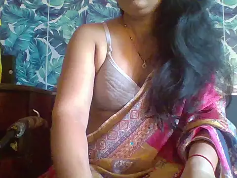 Snapshot of Marathi_q4een01 chatting on 27, 4, 2026 Marathi q4een01 online show from 27, 4, 2026