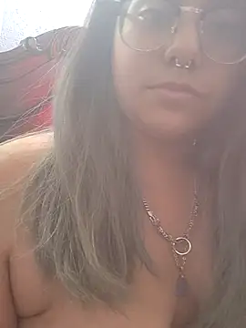 Lovelyrainn online show from 10, 11, 2025