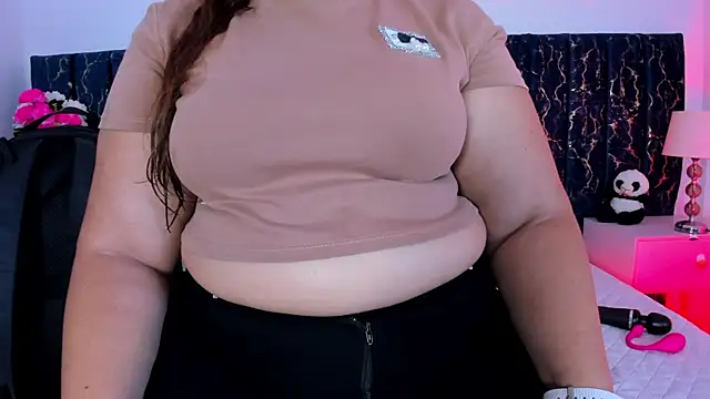 Snapshot of katte_landerr chatting on 10, 7, 2026 katte landerr online show from 10, 7, 2026