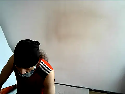 Snapshot of matrix70016 chatting on 19, 9, 2025 matrix70016 online show from 19, 9, 2025