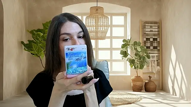 Snapshot of KellyShines chatting on 27, 5, 2026 KellyShines online show from 27, 5, 2026