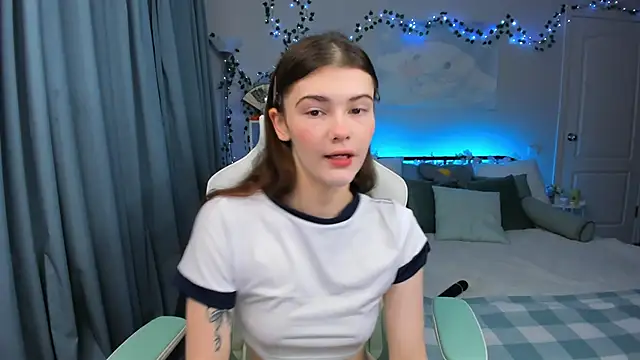 Zoe Vee online show from 13, 11, 2025