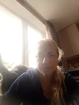 Snapshot of KissMiSveet chatting on 17, 11, 2025 KissMiSveet online show from 17, 11, 2025