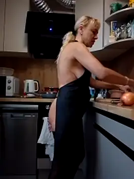 Snapshot of KissMiSveet chatting on 19, 11, 2025 KissMiSveet online show from 19, 11, 2025