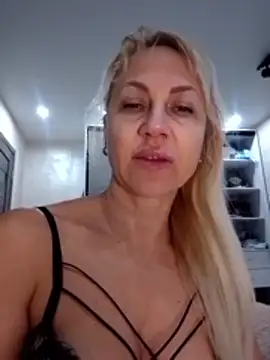 Snapshot of KissMiSveet chatting on 7, 2, 2026 KissMiSveet online show from 7, 2, 2026