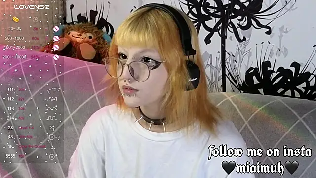 Snapshot of mia__yui chatting on 9, 9, 2025 mia  yui online show from 9, 9, 2025