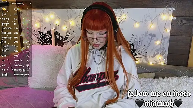 mia  yui online show from 13, 11, 2025