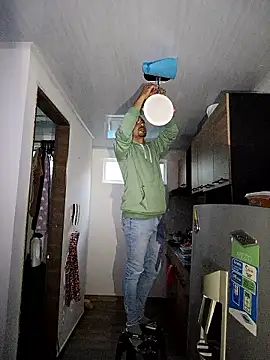 stivenlujan69 online show from 15, 1, 2026