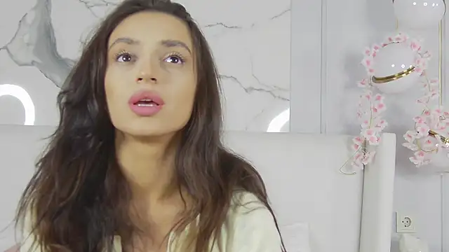 AdoraCortes online show from 21, 9, 2025