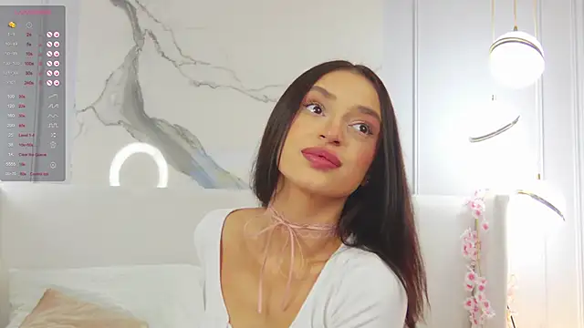 AdoraCortes online show from 7, 11, 2025