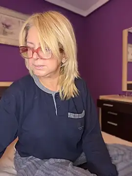 Snapshot of milfevapeccato chatting on 15, 5, 2026 milfevapeccato online show from 15, 5, 2026