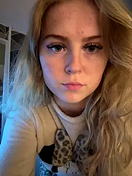 Snapshot of minidollxxx chatting on 5, 11, 2025 minidollxxx online show from 5, 11, 2025