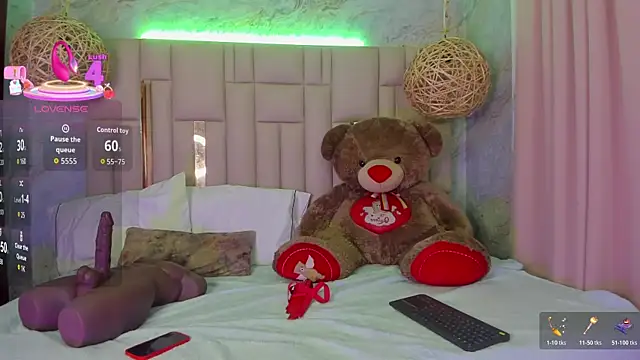 Snapshot of NikkyyRed chatting on 20, 11, 2025 NikkyyRed online show from 20, 11, 2025