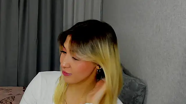 Snapshot of Bella_svon chatting on 21, 9, 2025 Bella svon online show from 21, 9, 2025