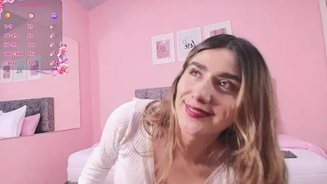 Snapshot of maddie_beauty chatting on 13, 11, 2025 maddie beauty online show from 13, 11, 2025