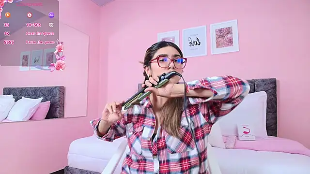 Snapshot of maddie_beauty chatting on 27, 11, 2025 maddie beauty online show from 27, 11, 2025