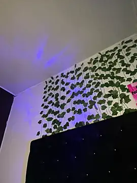 Liawood1 online show from 17, 9, 2025