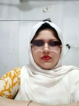 Snapshot of Nusrat-N chatting on 5, 6, 2026 Nusrat-N online show from 5, 6, 2026