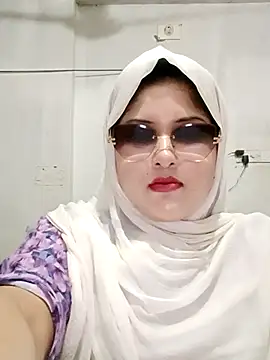 Snapshot of Nusrat-N chatting on 5, 6, 2026 Nusrat-N online show from 5, 6, 2026