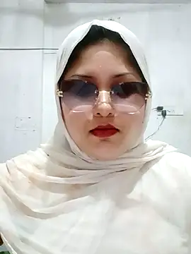 Snapshot of Nusrat-N chatting on 14, 6, 2026 Nusrat-N online show from 14, 6, 2026