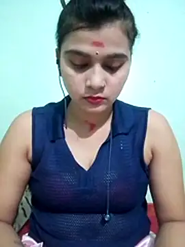 Snapshot of Kavya-Tiwari chatting on 19, 6, 2026 Kavya-Tiwari online show from 19, 6, 2026